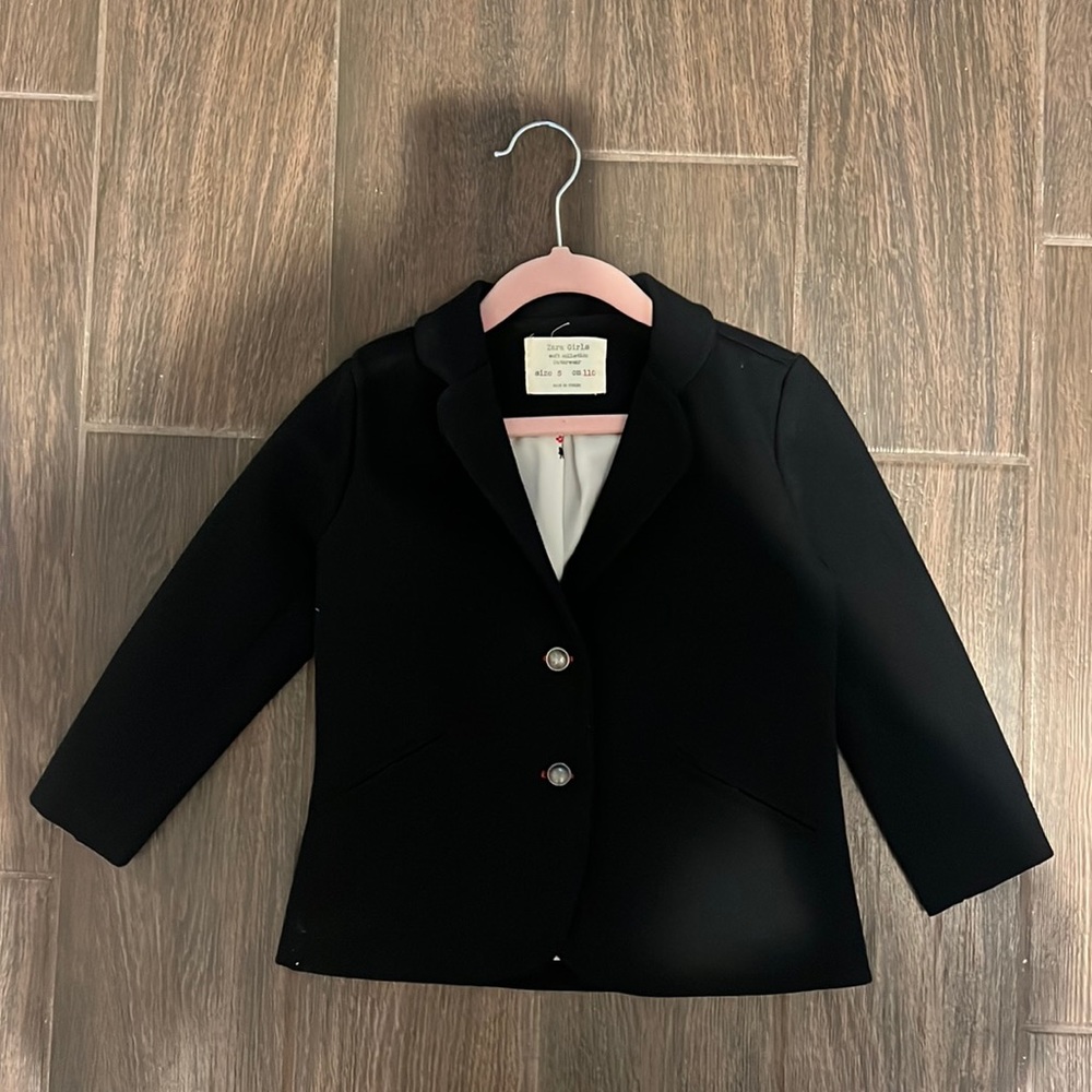 ZARA girl navy blue blazer with gold buttons and red detail! Size 5